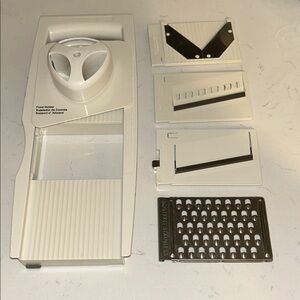 Pampered chef White Mandoline Slicer Set